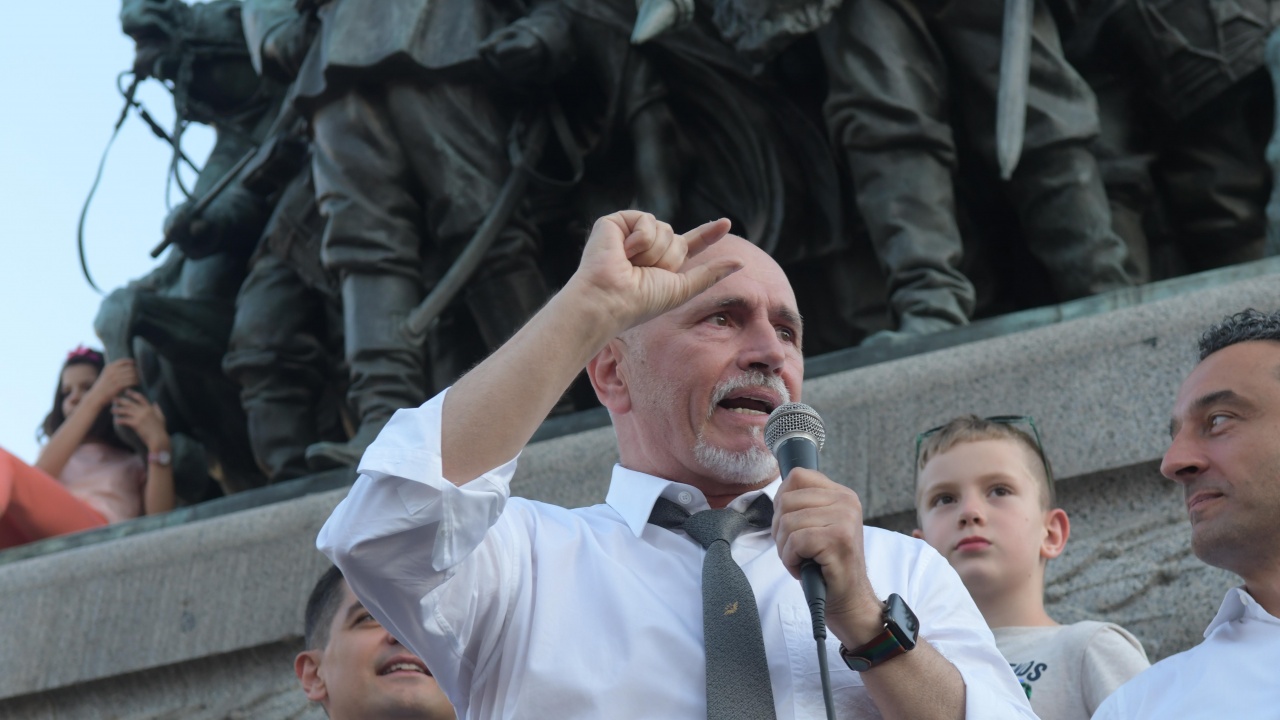 Бившият министър Николай Събев се отказва от депутатското си място