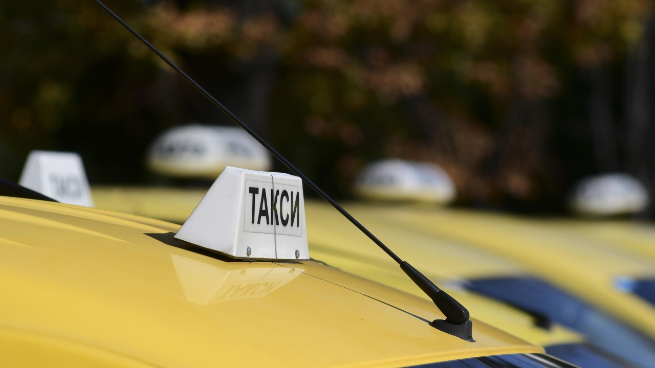 Националният таксиметров синдикат иска паникбутони и видеорегистратори в такситата