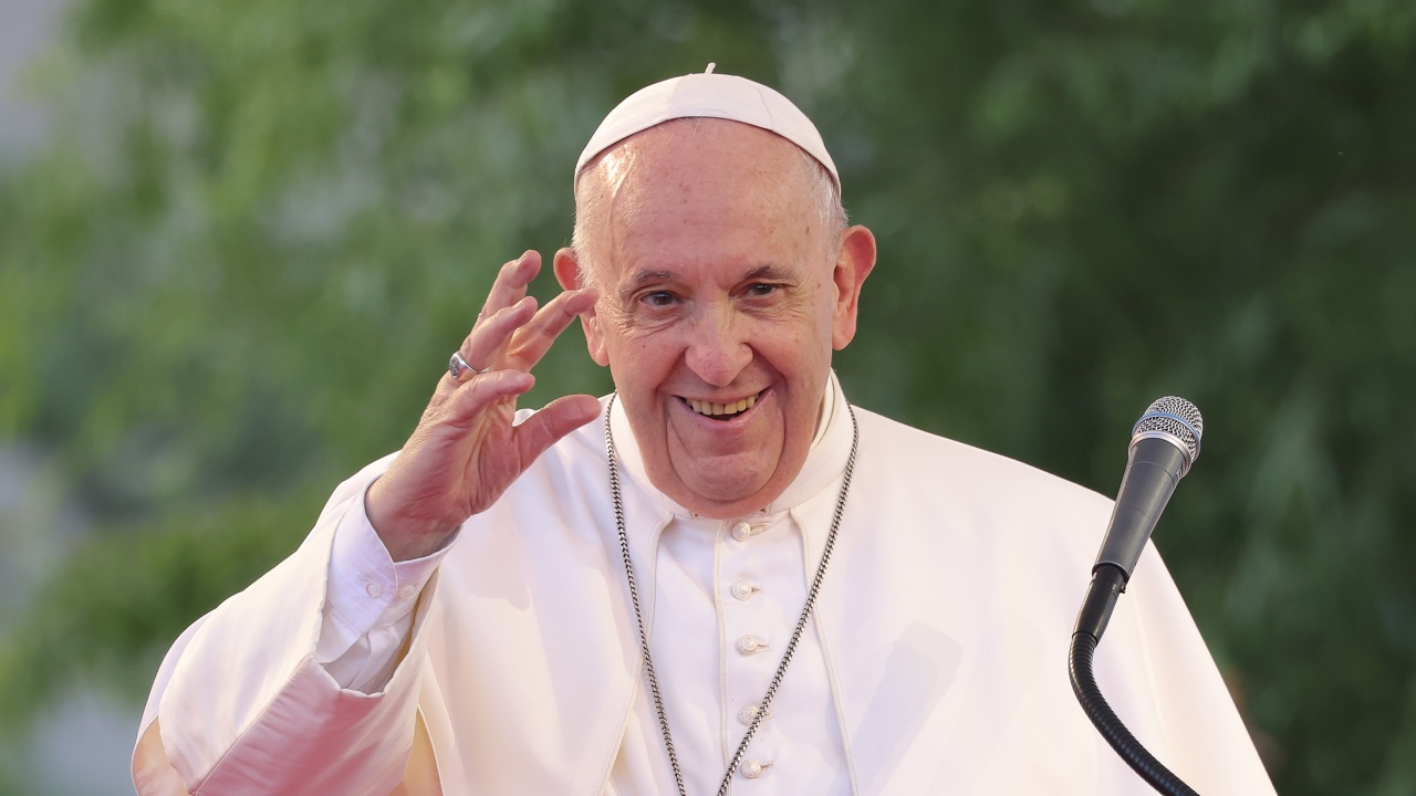 Папа Франциск осъди "безмилостните бомбардировки" на украинските градове