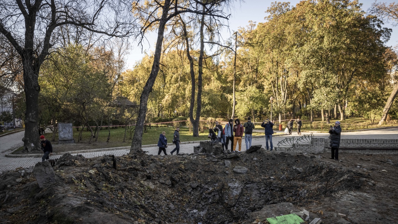Седем загинали и девет ранени при руски обстрел на град Авдеевка