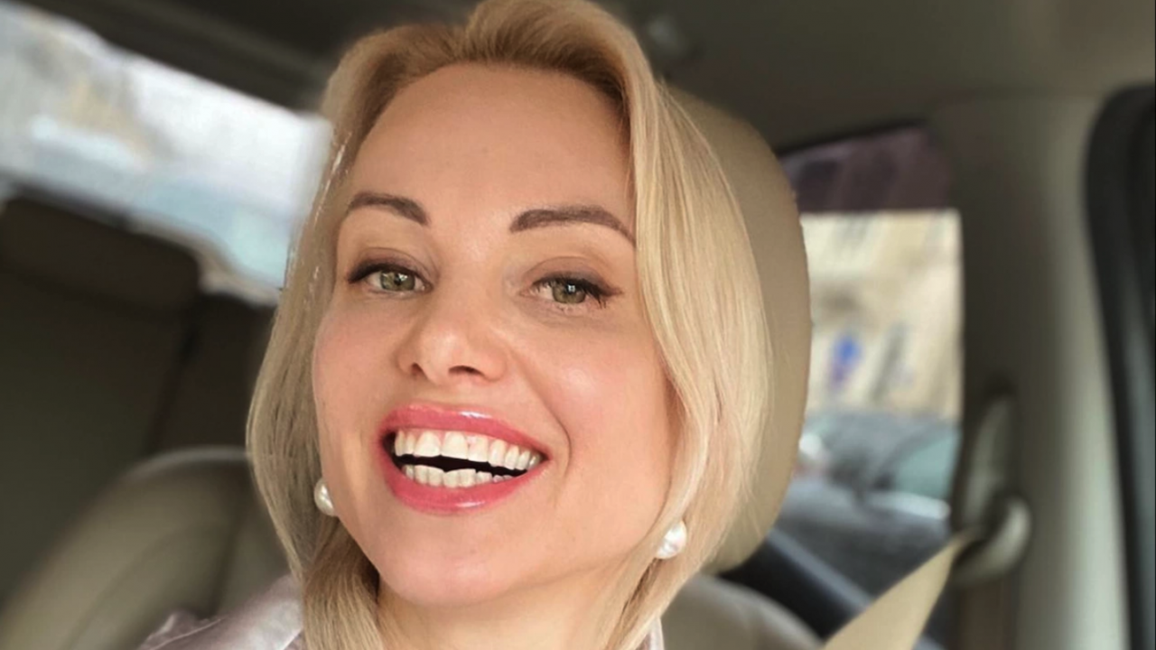 Адвокатът на Марина Овсянникова потвърди, че е избягала от Русия