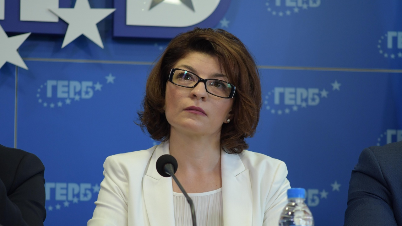 Десислава Атанасова: Надявам се в следващите дни някои от парламентарните сили да преосмислят своите позиции