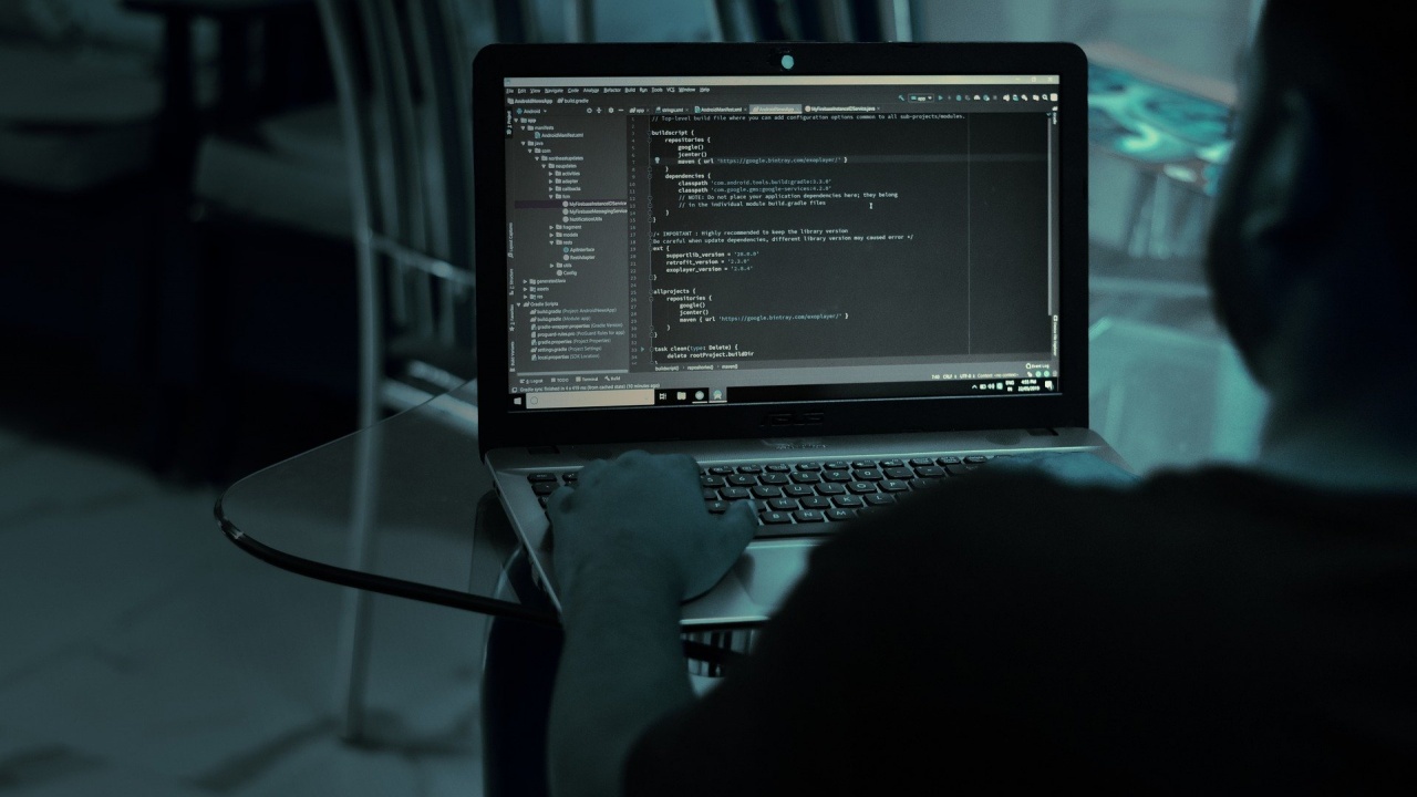 Украинец е обвинен в САЩ за киберпрестъпления със зловреден софтуер