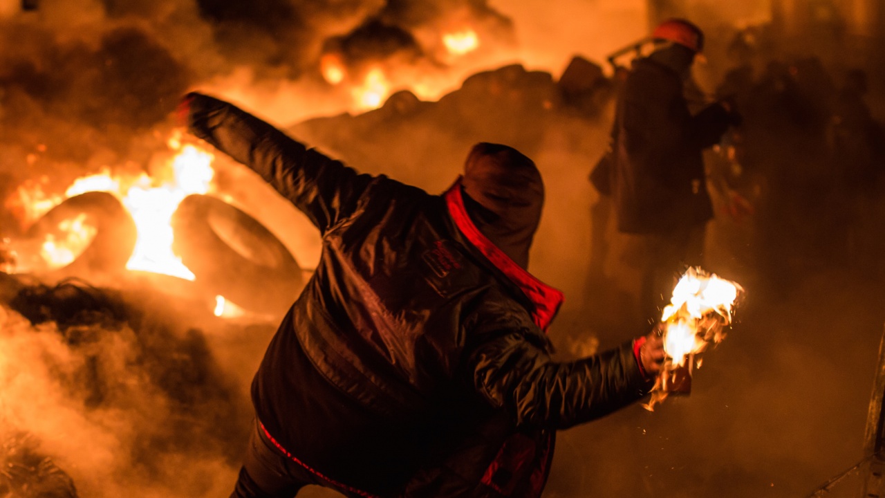 Подпалиха офис на партията на Дмитрий Медведев в Москва