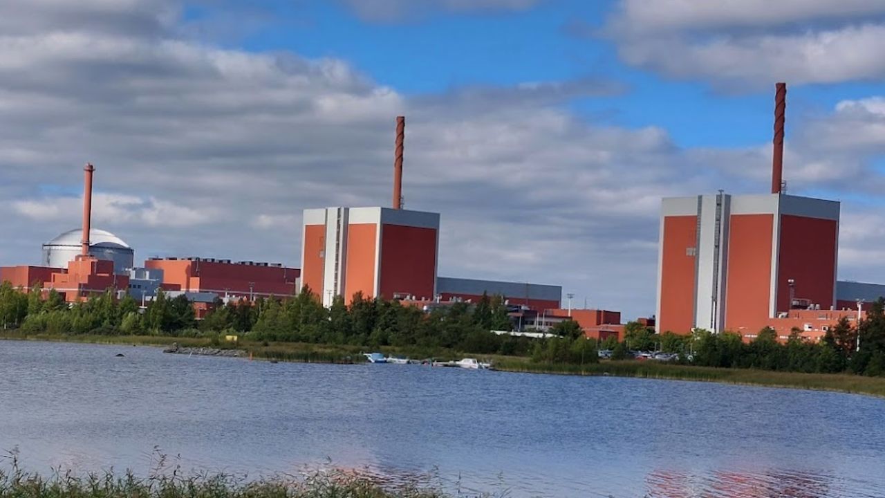 Откриха пукнатини в ядрения реактор "Олкилуото 3" във Финландия