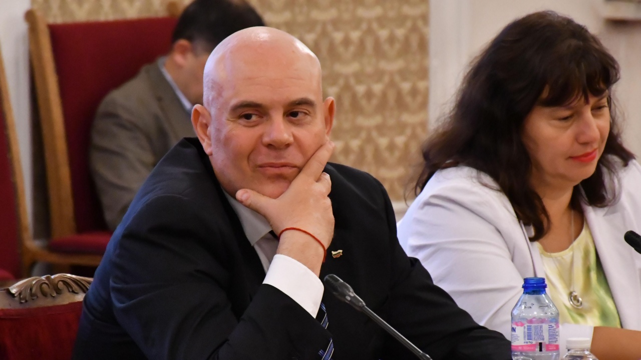Гешев поиска оставката на пернишкия прокурор Бисер Михайлов