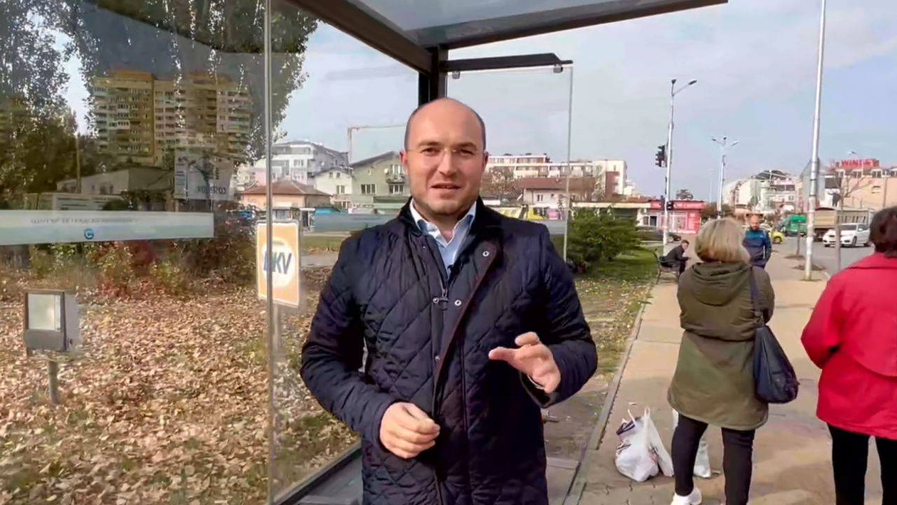 Слагат навеси на 100 спирки в София