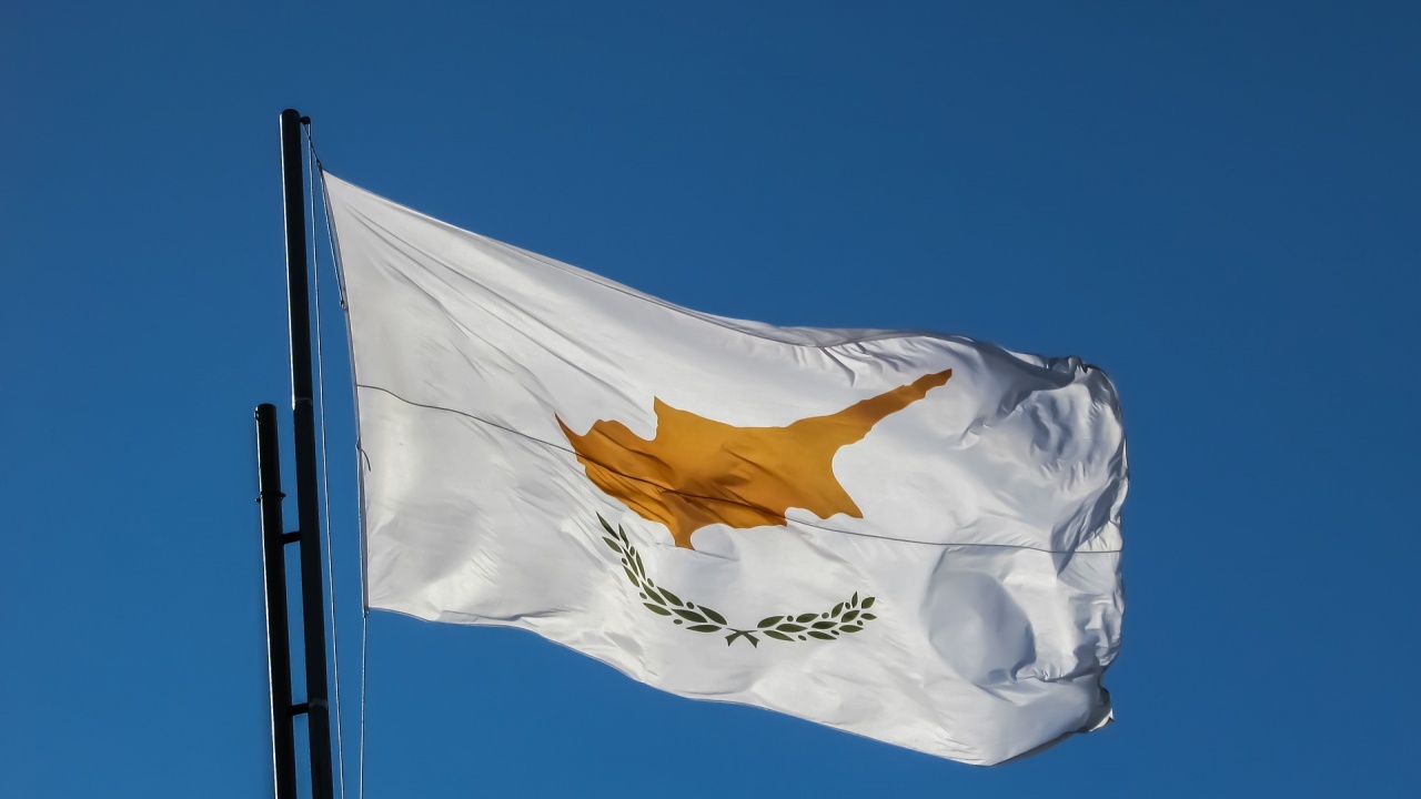 Кипър разделен от протести и празненства днес