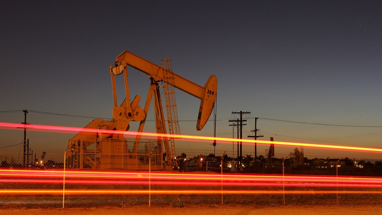 Цените на петрола достигнаха двумесечно дъно
