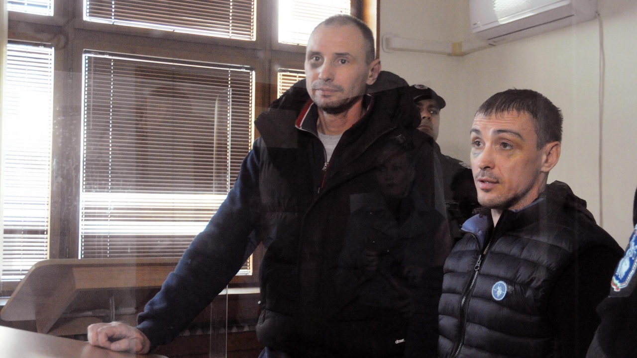 Украинците, задържани за кражба на над 100 000 лв., се появиха със синини и отоци в съда