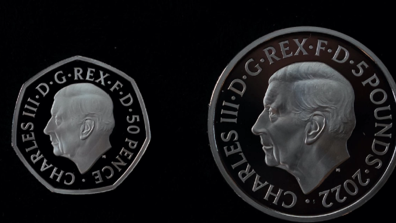 Първите монети с лика на крал Чарлз III влизат в обращение
