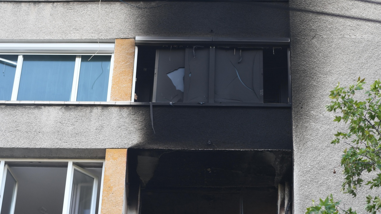 Мъж загина при пожар в дома си в Хасково