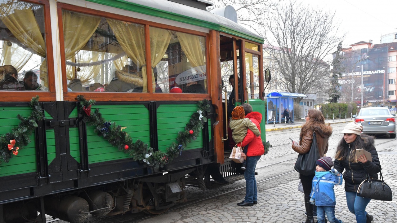 Коледен трамвай потегля на 19 декември из София