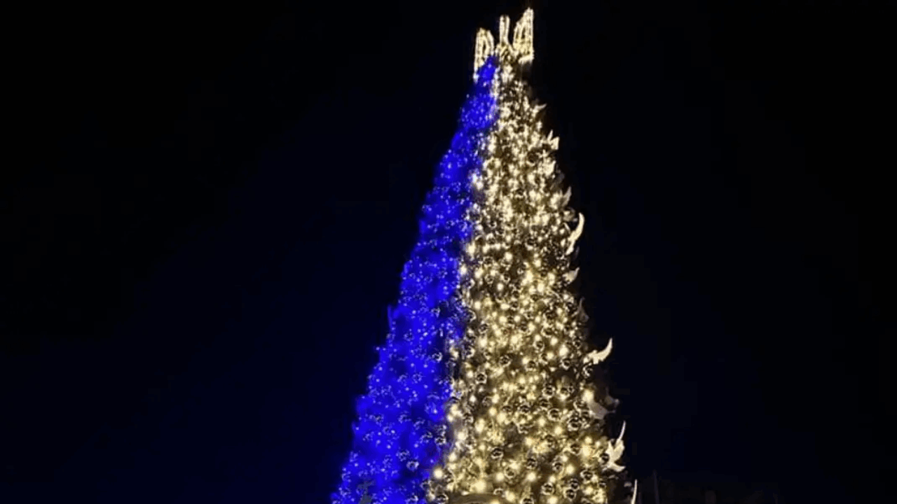 Запалиха светлините на елхата в Киев: Русия няма "да открадне" Коледа