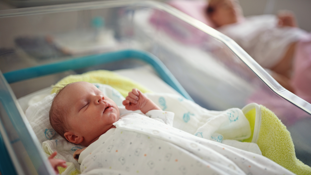 Две бебета са били разменени в столична болница