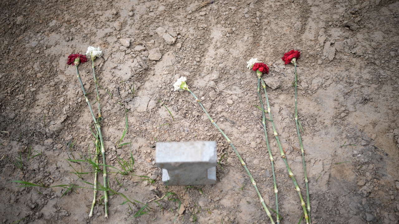 Погребаха загинал в сражение в Украйна поляк като герой на двата народа
