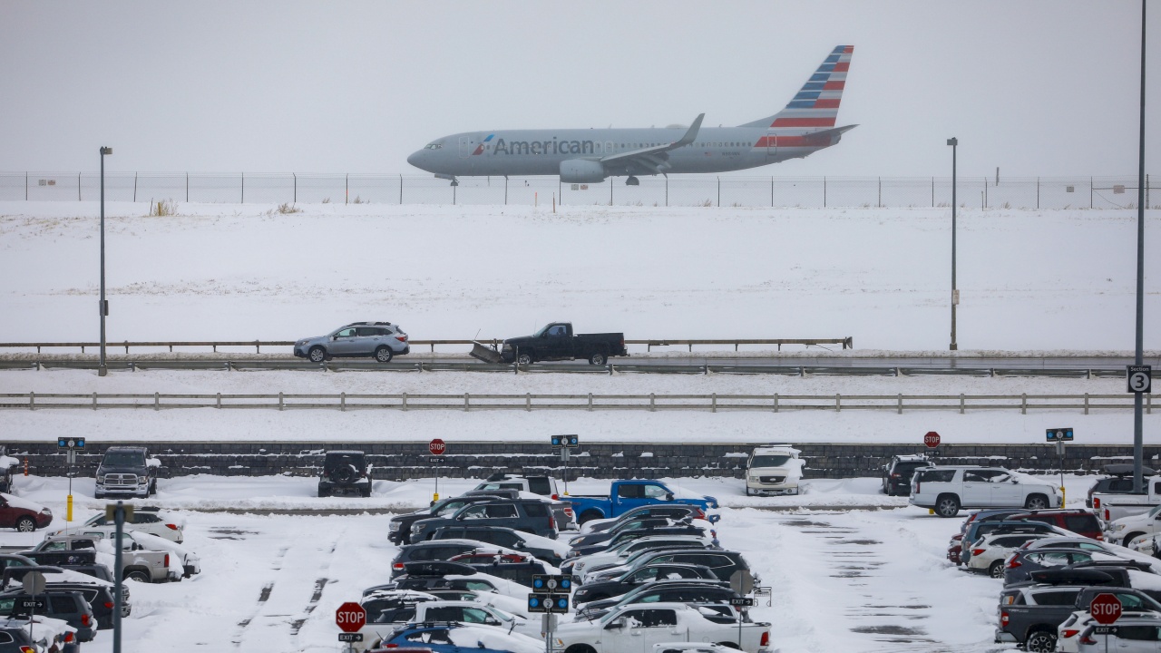 Над 5000 отменени полета в САЩ заради силни зимни бури