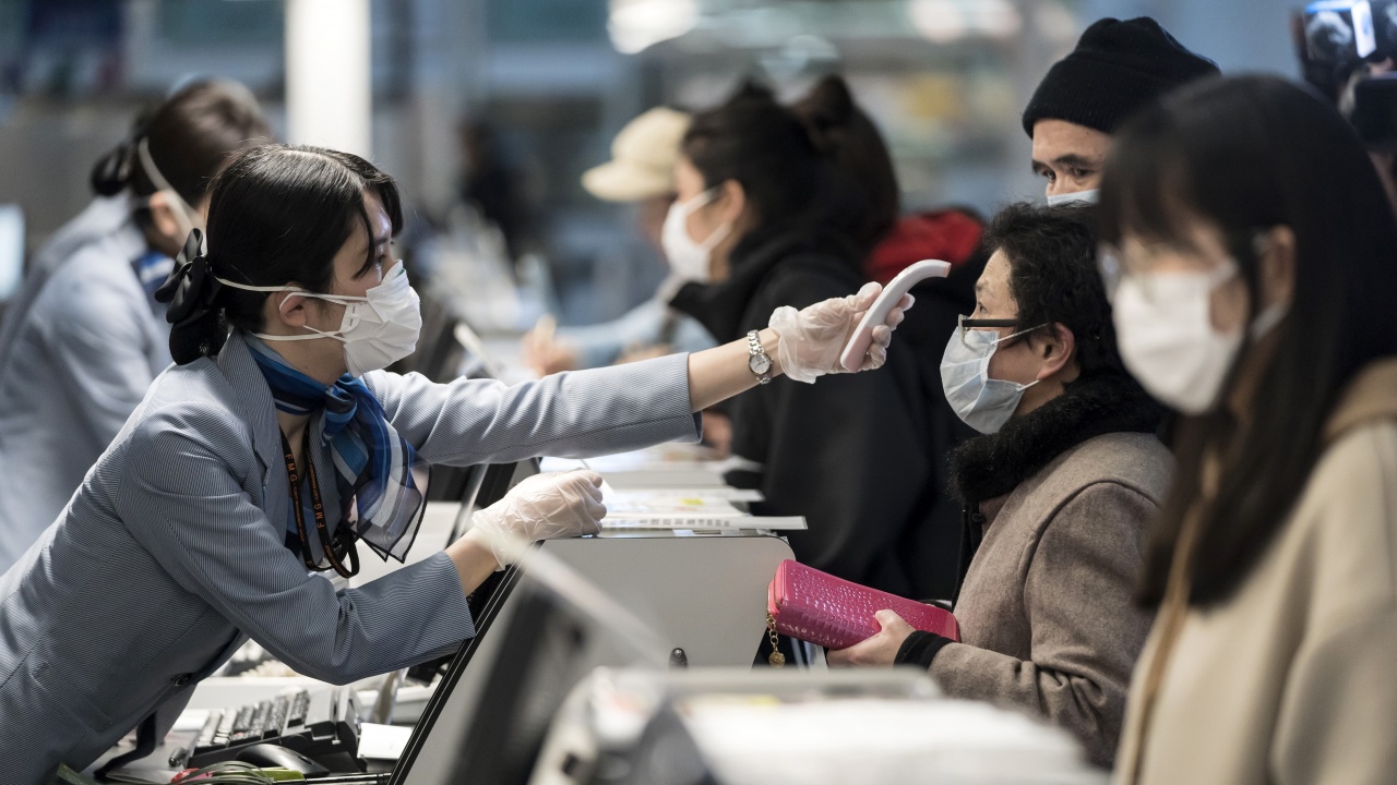 Хонконг поиска от Япония да отмени летищните ограничения заради COVID-19