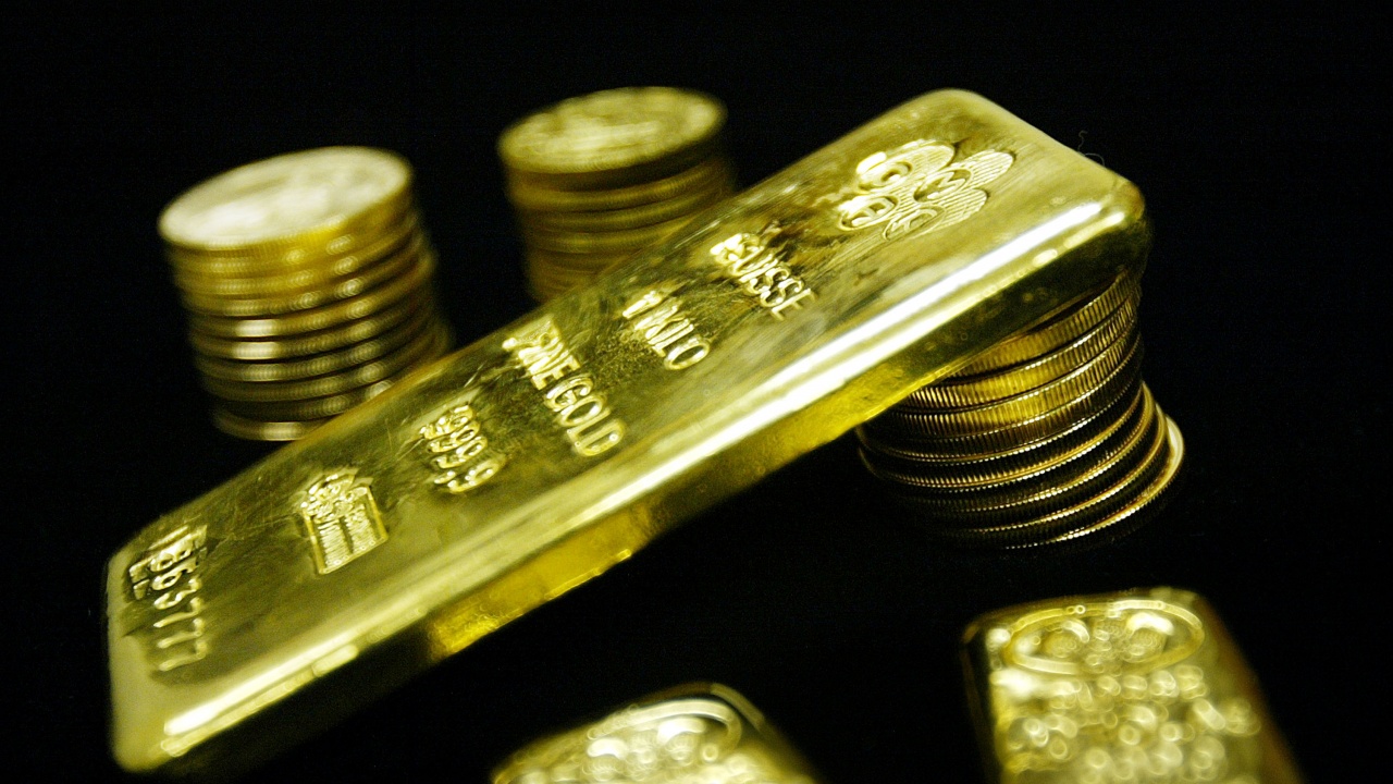 Цената на златото с понижение на годишна основа, платината е по-изгодна за инвестиции