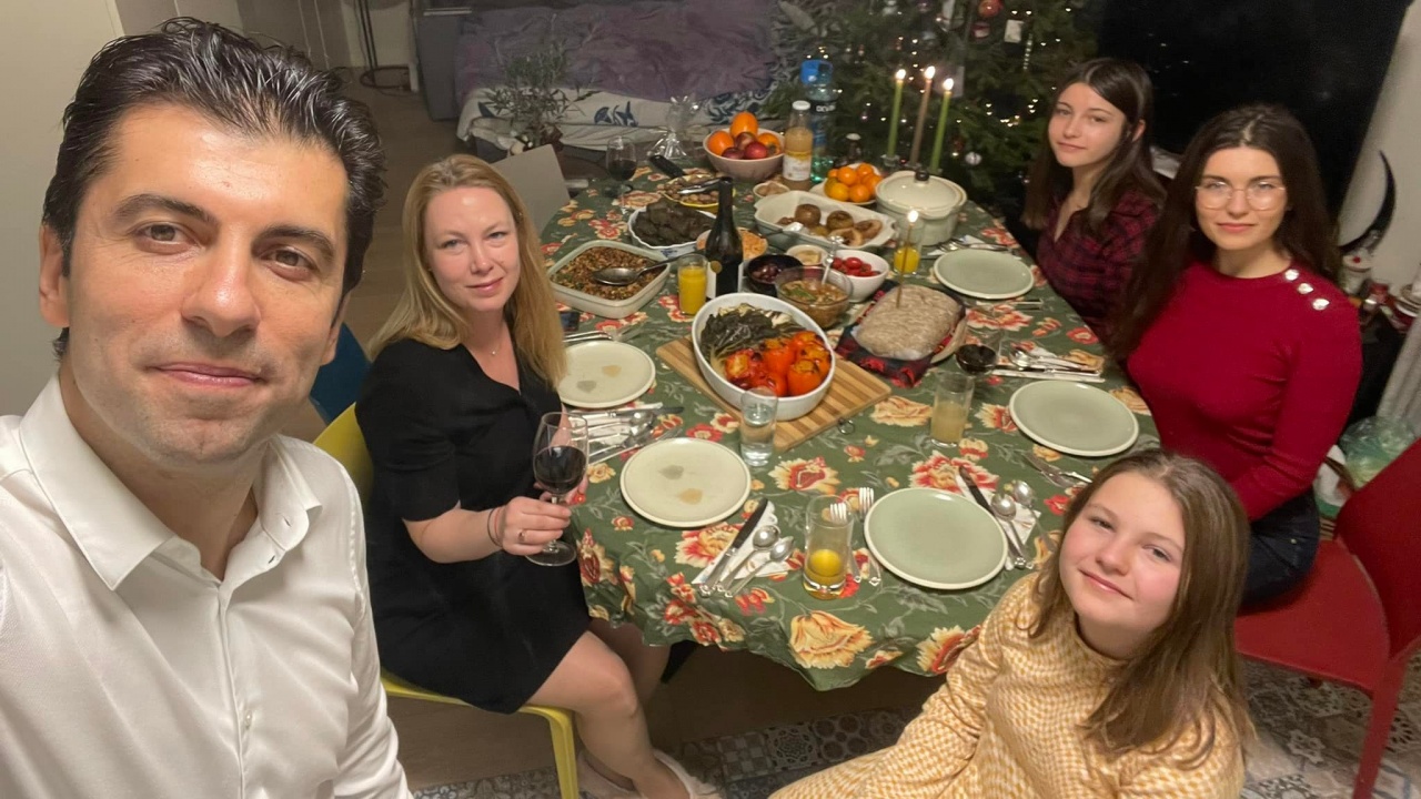 Най-малката дъщеря на Кирил Петков празнува рожден ден