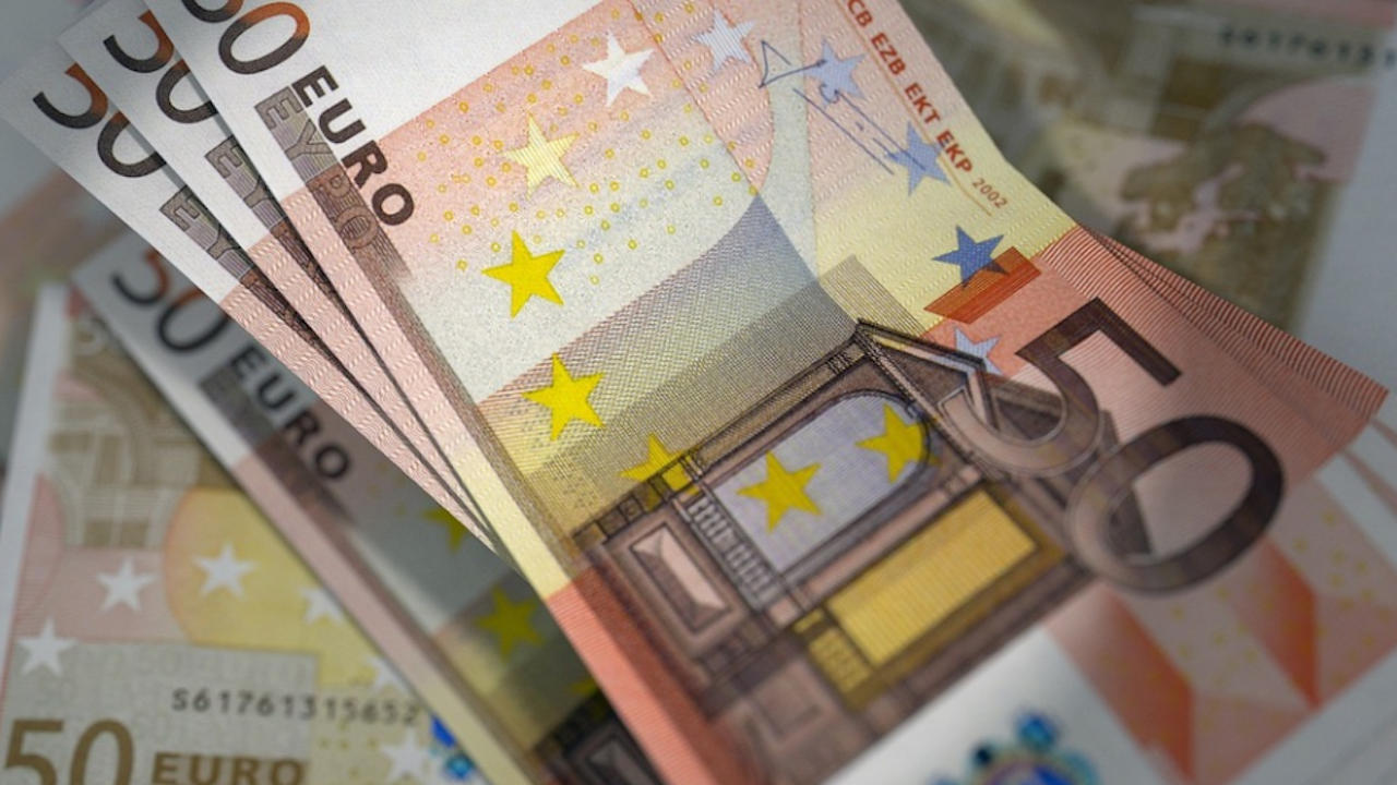 Средната месечна заплата в Загреб е била 1187 евро през октомври