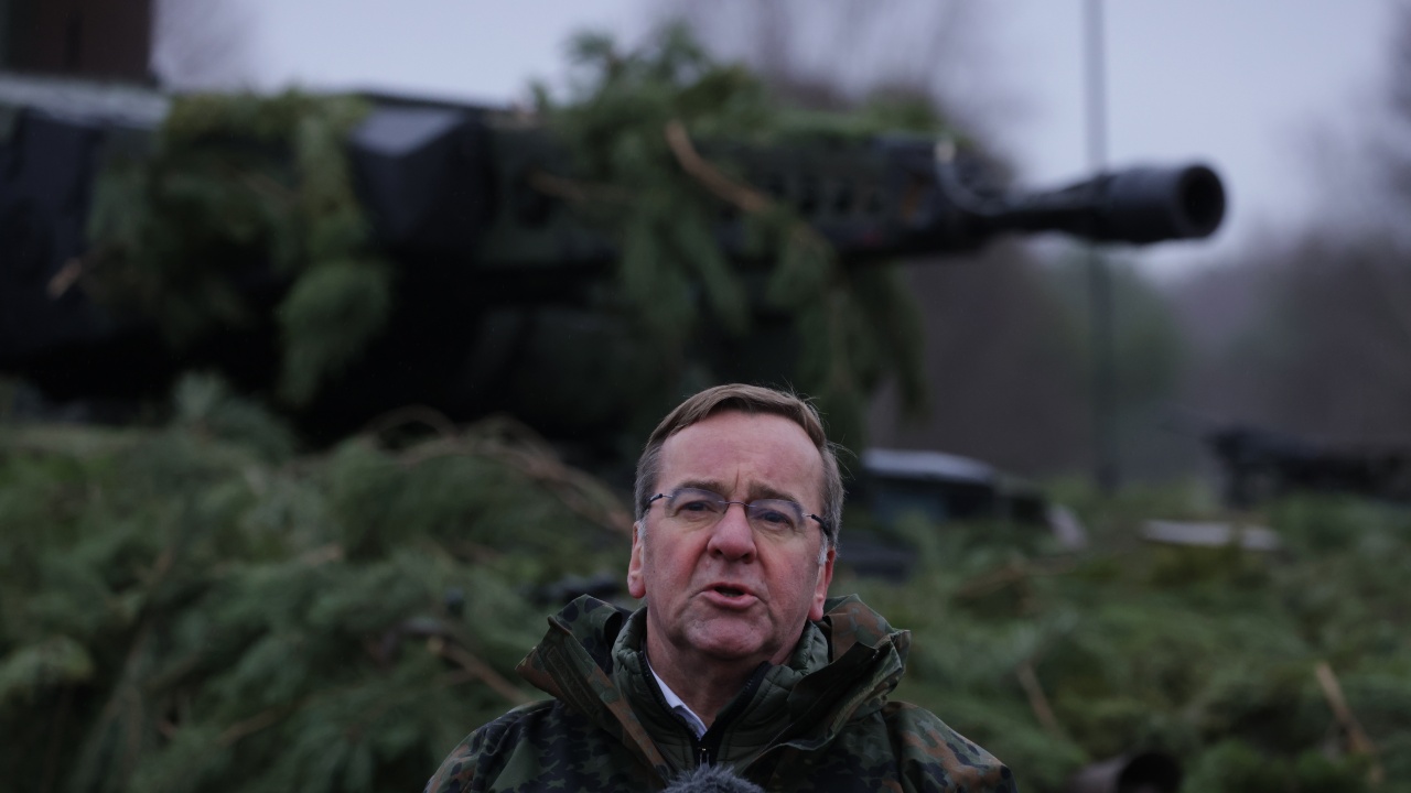 Германският министър на отбраната: Бързото запасяване на Бундесвера е приоритет