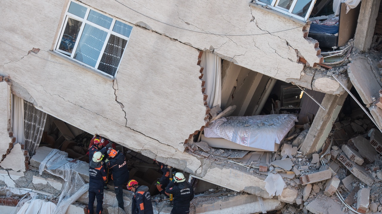 Българският посланик в Турция: Наш сънародник е в неизвестност след земетресенията