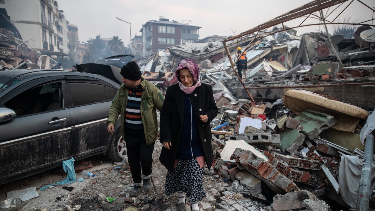 Над 12 800 са вече жертвите на земетресенията в Южна Турция