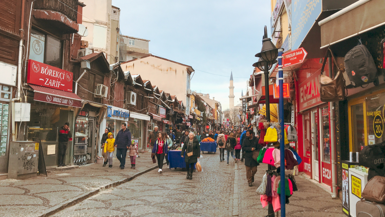Вместо на пазар, българи ходят в Одрин за дарения за пострадалите от земетресенията