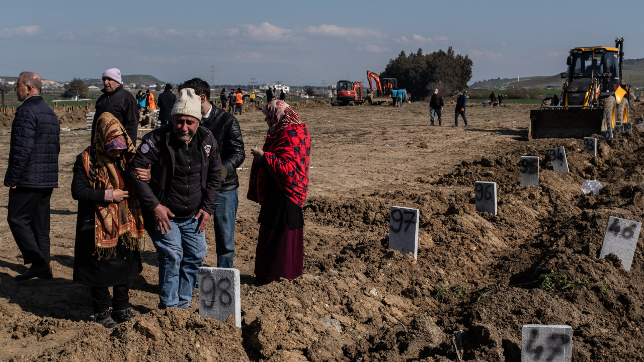 Над 33 000 станаха жертвите на земетресенията в Турция и Сирия