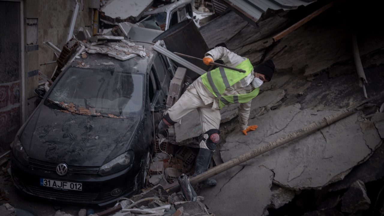 42-годишна жена бе извадена от руините в Турция 10 дни след земетресението
