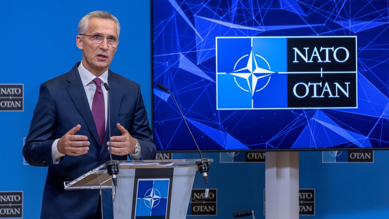 НАТО: Важното сега е Украйна да разполага с достатъчно боеприпаси, за да изтласка руските нашественици