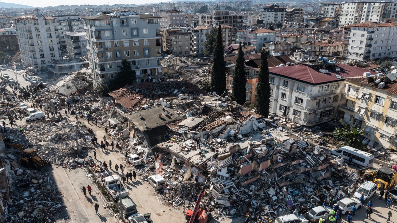 Жертвите в Турция от земетресенията надхвърли 41 хиляди