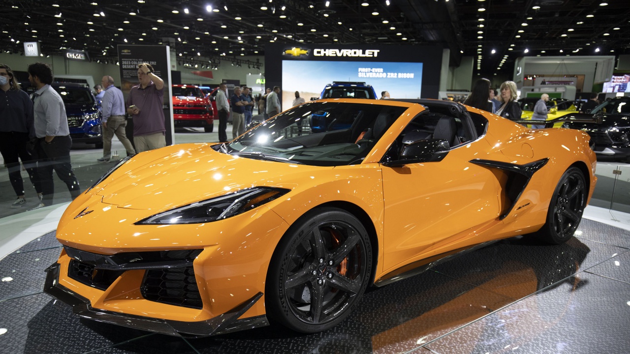 Chevrolet спря производството на Corvette заради липса на части