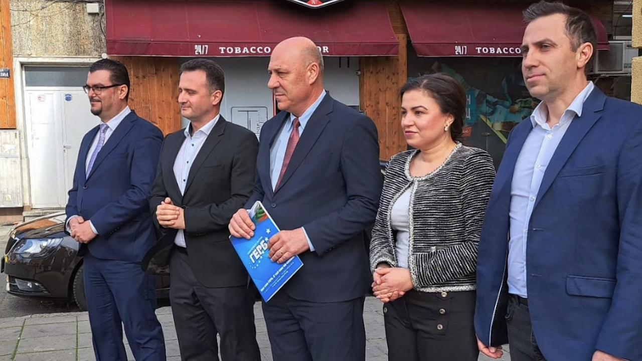 ГЕРБ - СДС регистрира листата си с кандидат-депутати в Бургас