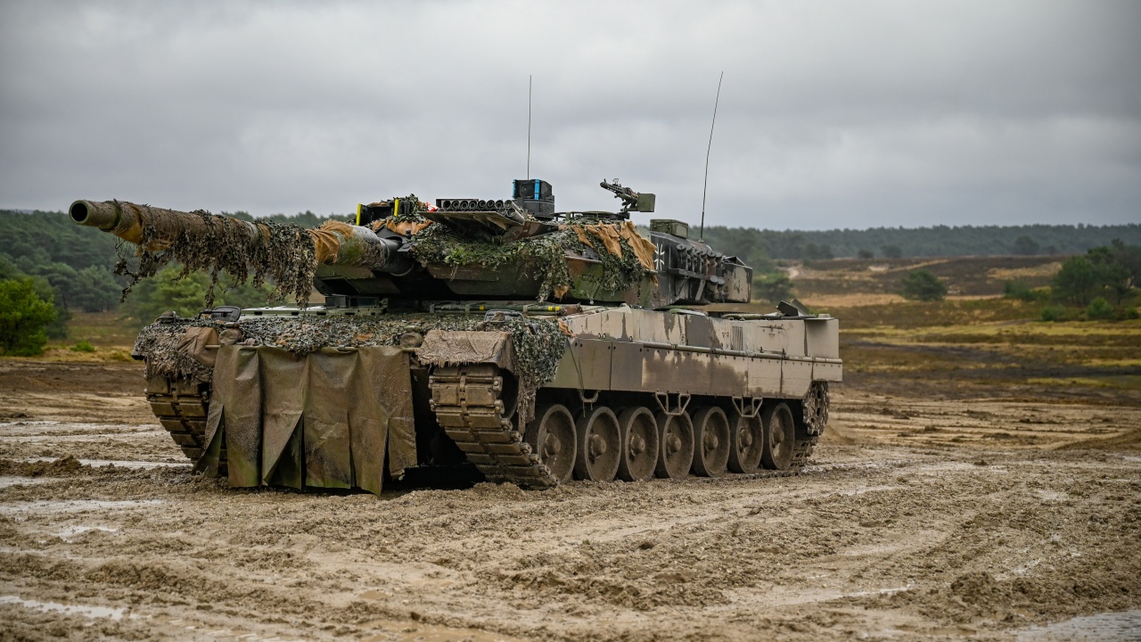 От палатки до танкове - една съдбовна година в Украйна за съюзниците от НАТО