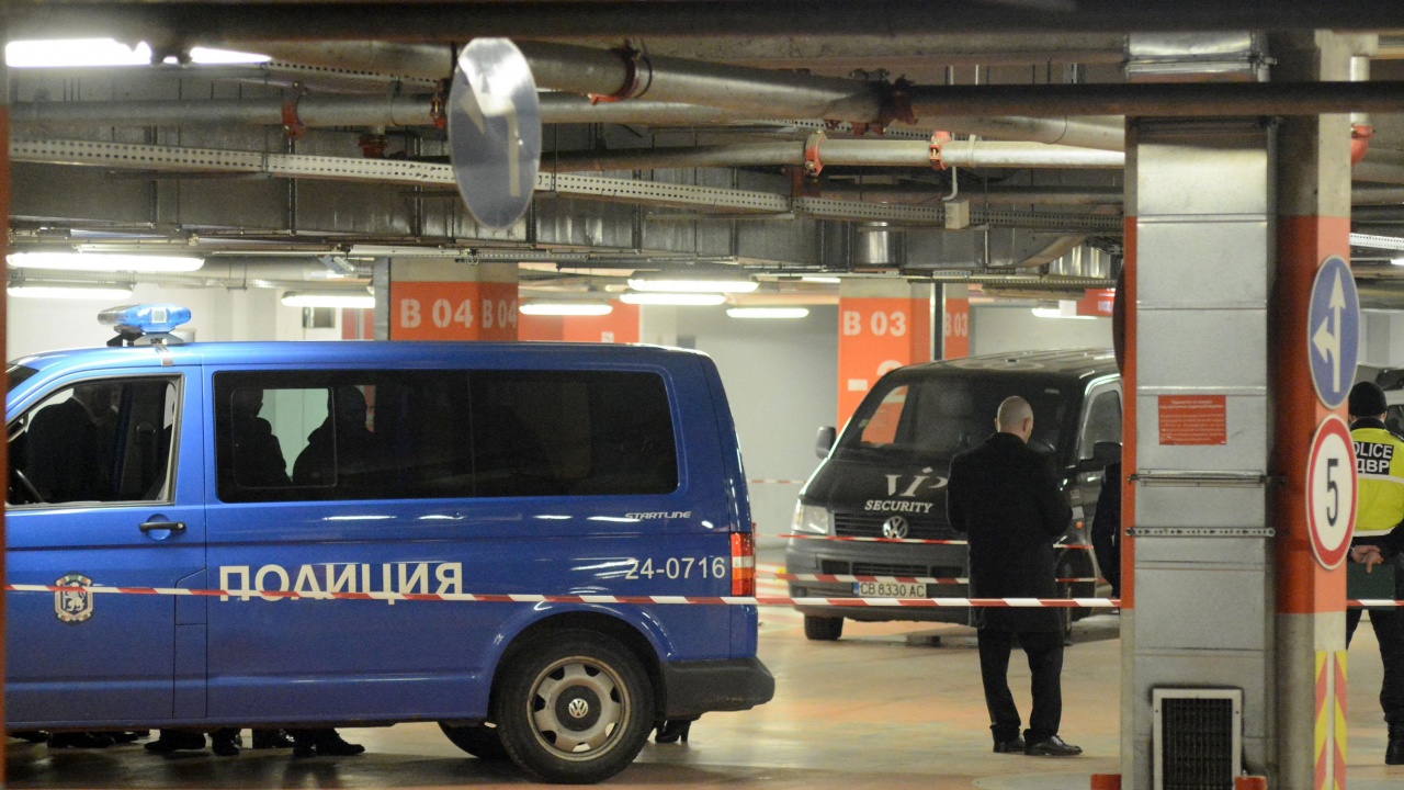 Обирът на инкасо автомобил във Враца: Издирват се два черни автомобила