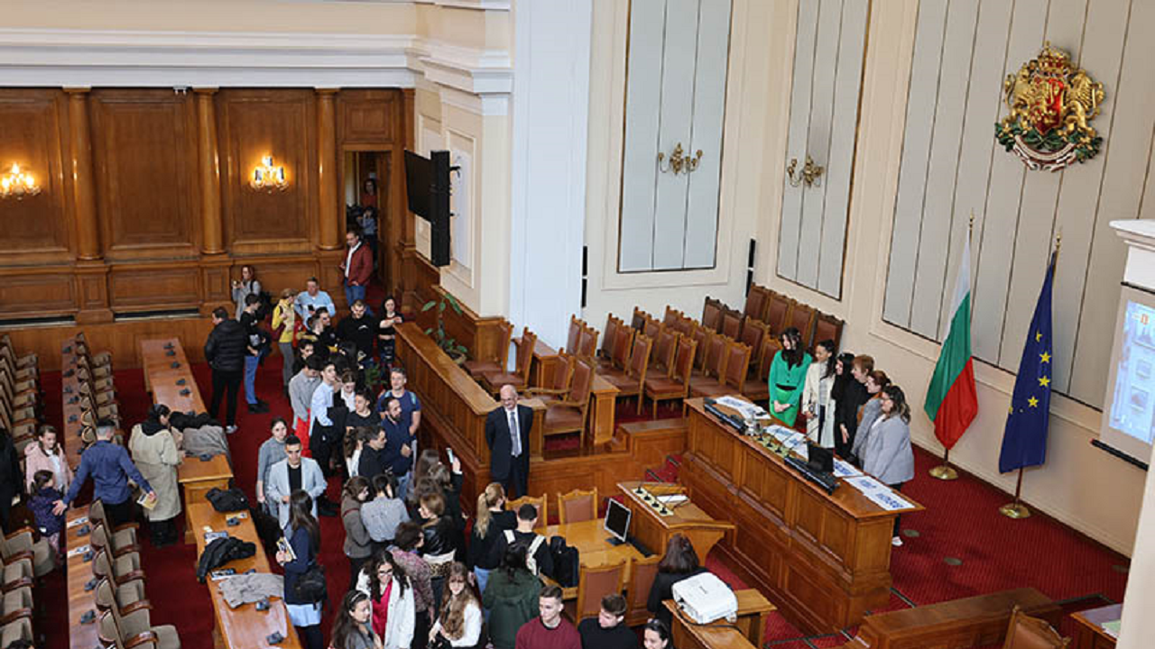 Близо 4000 граждани посетиха Народното събрание в Деня на отворени врати