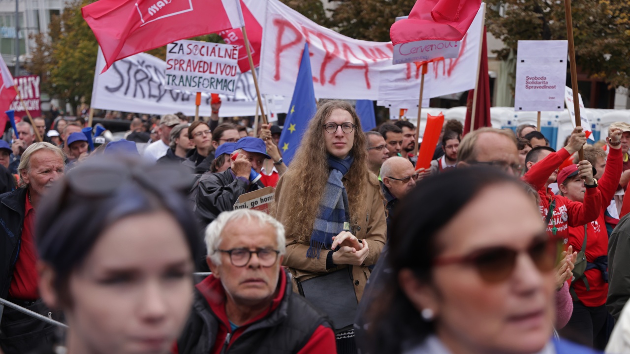Хиляди чехи протестираха в Прага срещу правителството и бедността