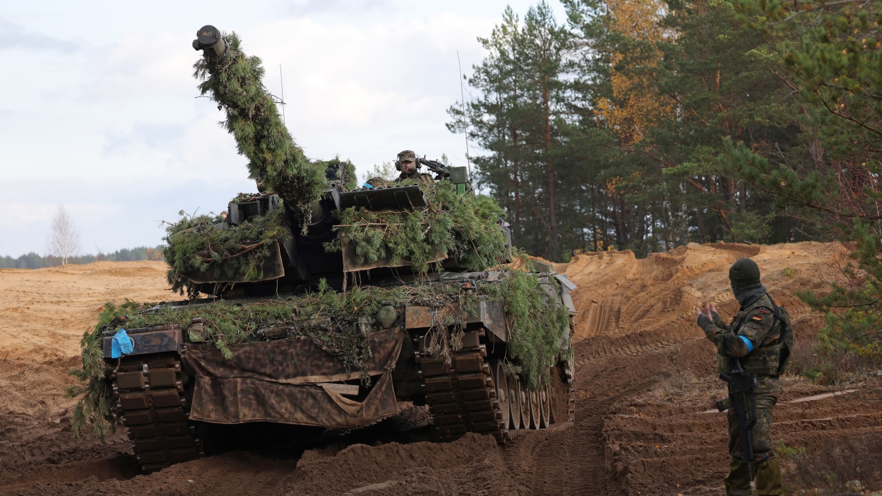 Испания ще достави на Украйна още 4 танка "Леопард“ и още една партида бронирани пехотни машини TOA M-113