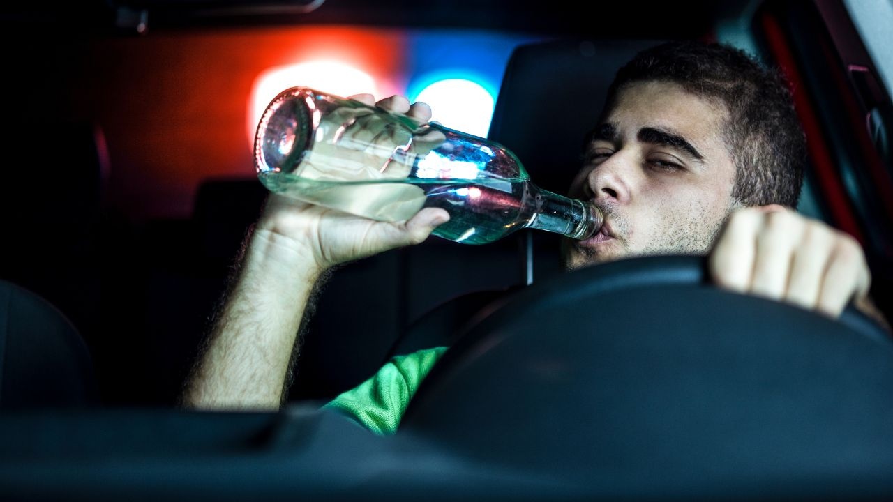 Пиян шофира в насрещното на магистралата, спряха го до Цалапица
