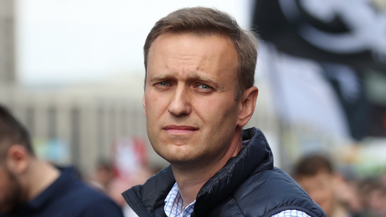 Навални оспорва съдебно решение във Франция, свързано с делото в Русия, заради което е зад решетките