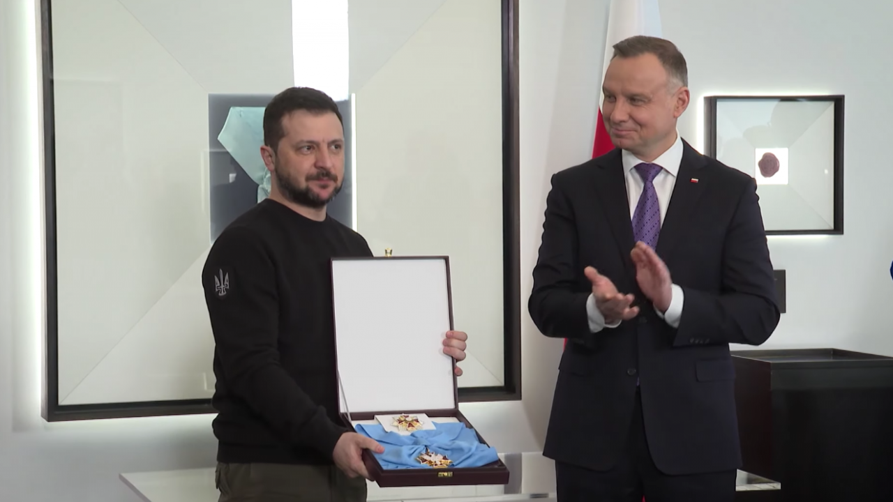 Наградиха Зеленски с най-високото държавно отличие на Полша