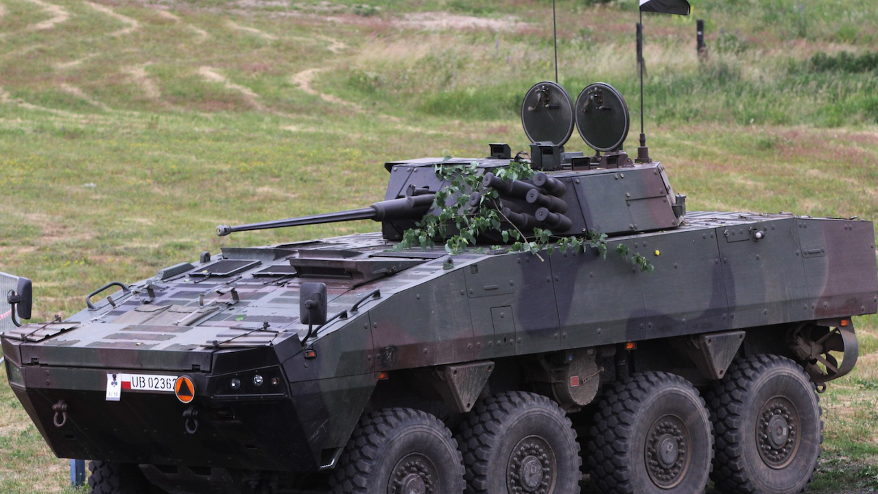 Украйна поръча от Полша 150 многоцелеви блиндирани военни машини "Росомак"