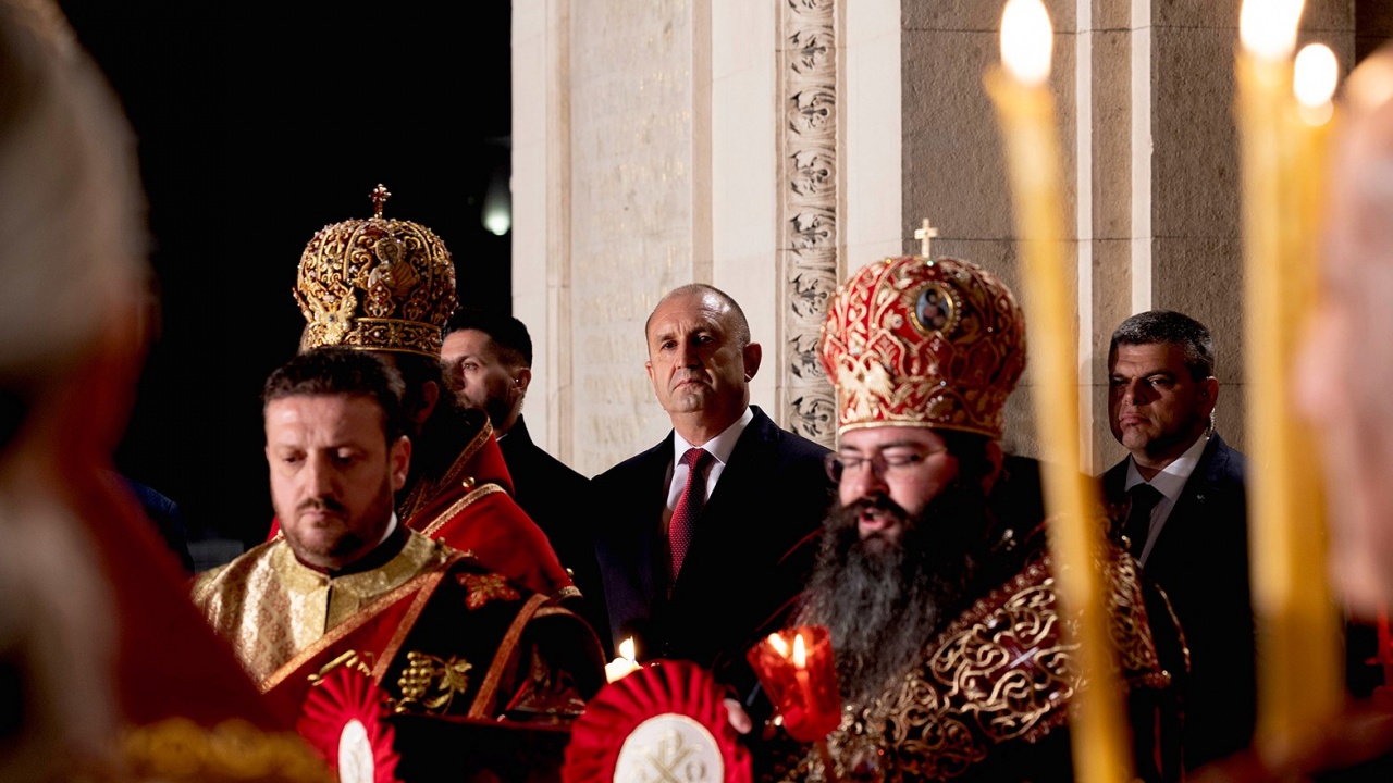 Президентът Румен Радев поздрави народа с Възкресение Христово