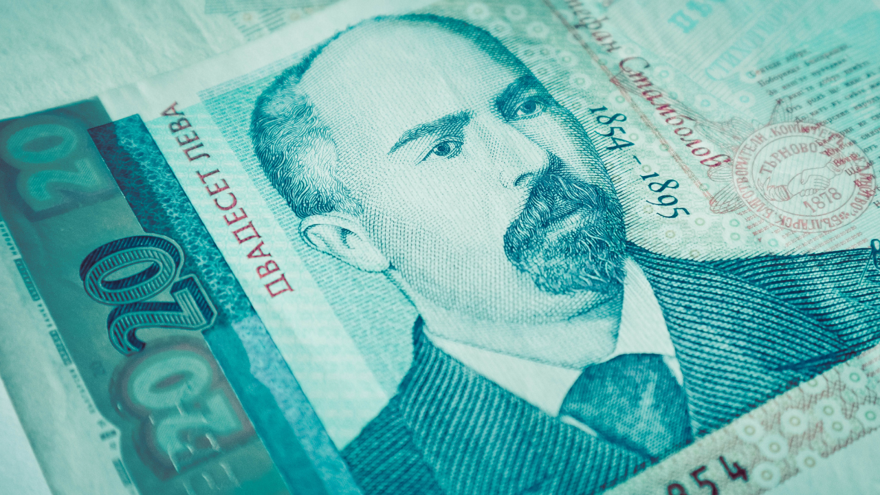 Доходите на българите растат с 16,9% през 2022 г., а разходите - с 19,1%