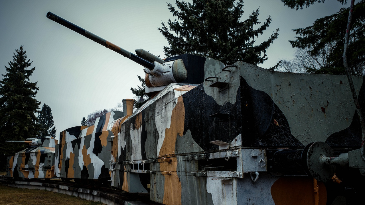 Влак, натоварен с оръжие за Украйна, е преминал през Австрия