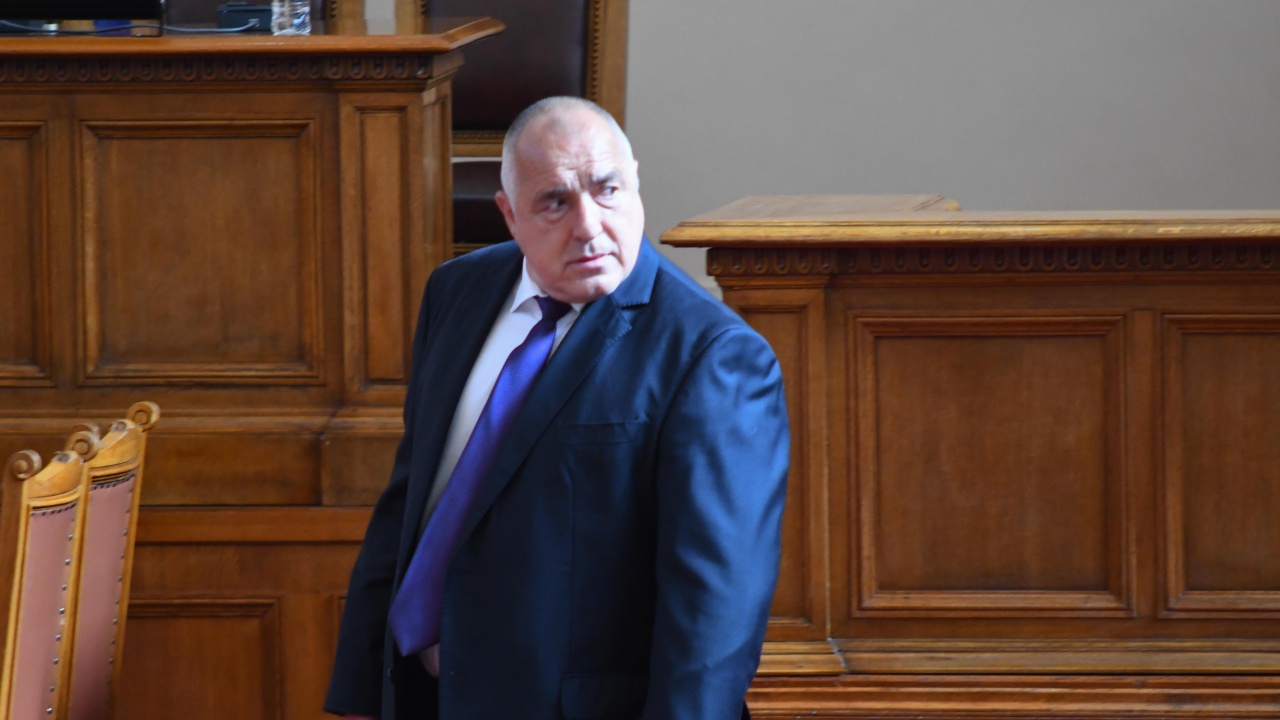 Депутатският имунитет на Борисов спря заведеното от Кирил Петков дело