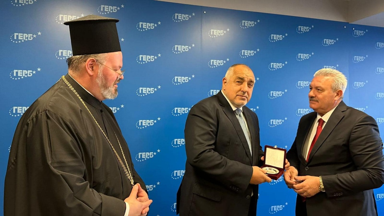 Борисов посрещна новоизбраното ръководство на Българския екзархийски църковен вакъф в централата на ГЕРБ