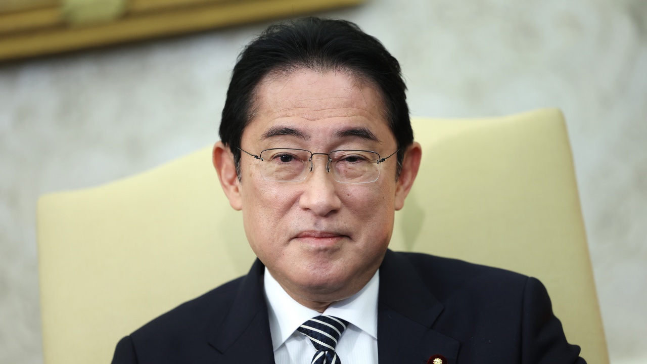Кишида: Япония иска конструктивни и стабилни отношения с Китай, но са нужни усилия и от двете страни